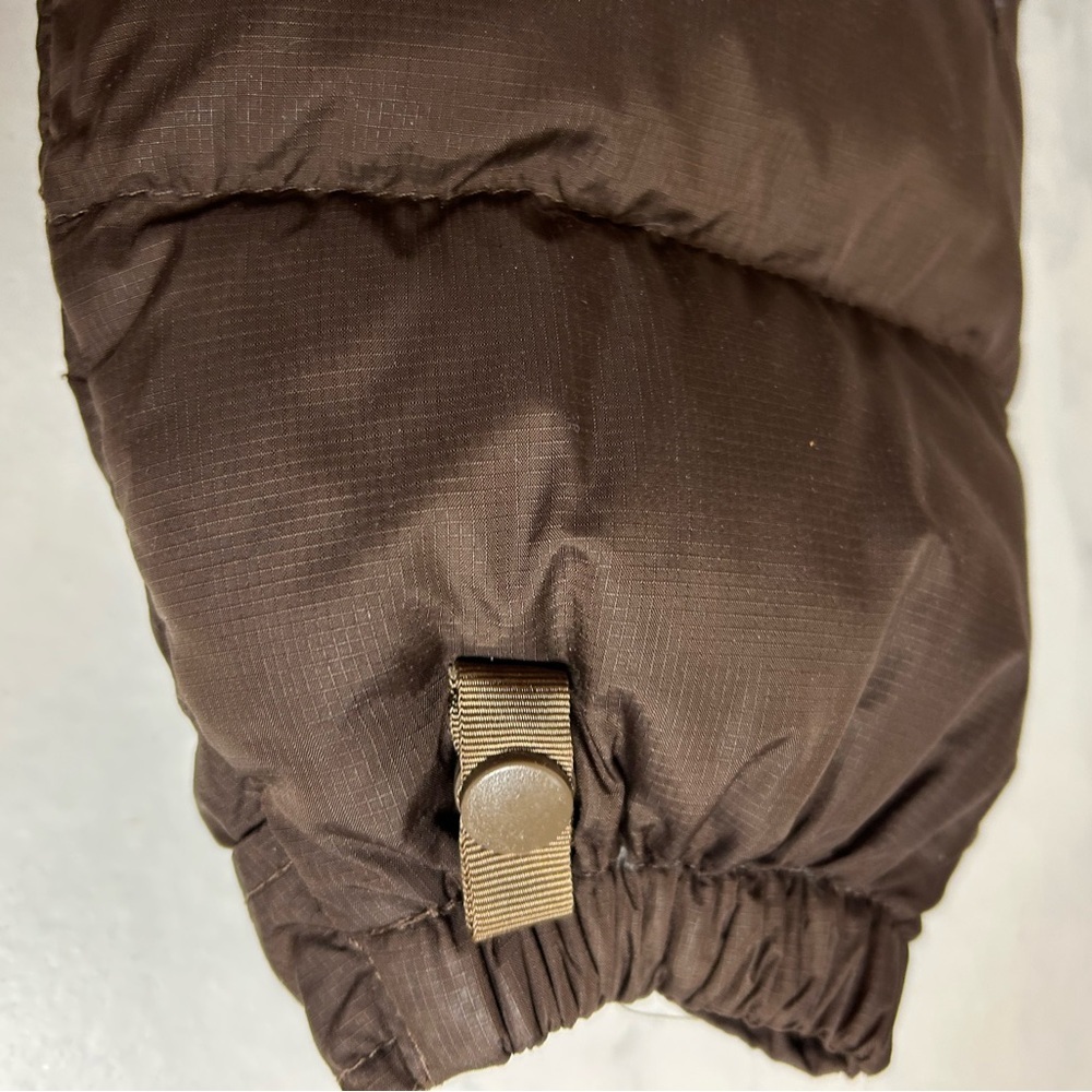 The North Face brown Puffer Jacket. Stove sack. 700.  One repair - Picture 11 of 16